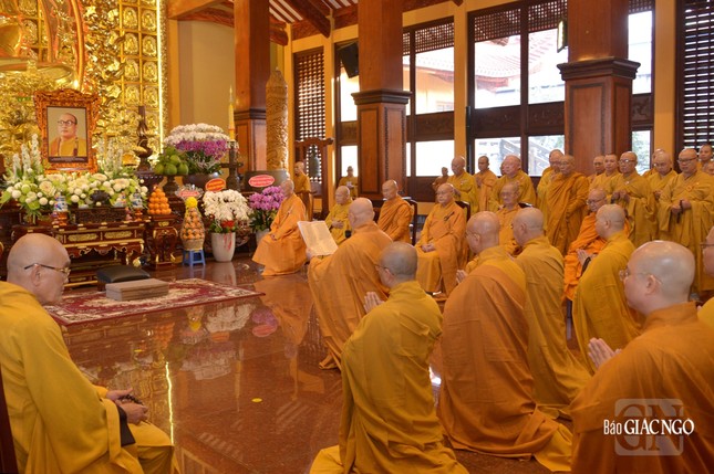 Hòa thượng Thích Lệ Trang tuyên đọc chúc văn Hòa thượng Thích Lệ Trang tuyên đọc chúc văn