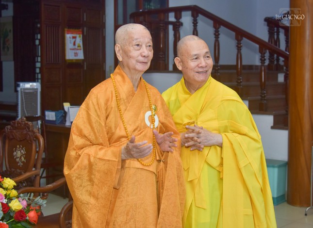 Đức Pháp chủ xúc động ôn lại những kỷ niệm nơi trú xứ của một vị thầy mà ngài hằng kính trọng