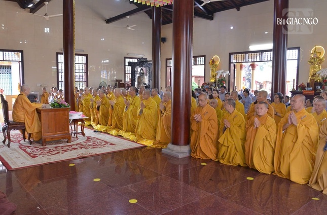 Lễ húy nhựt Tổ sư cũng là dịp chư Tăng Ni môn hạ tổ đình Linh Nguyên khắp nơi tề tựu về chốn Tổ