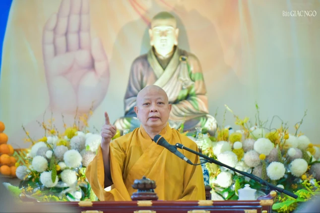 Hòa thượng Thích Lệ Trang lưu ý với hội chúng rằng người làm nghi lễ phải am hiểu một cách tường tận, nắm bắt được cốt lõi, tinh thần của nghi lễ chứ không phải chỉ lặp lại một cách khuôn sáo những điều đã học