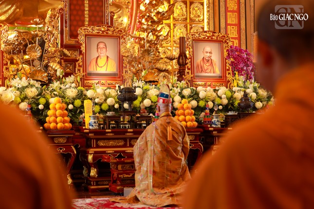 Nghi thức Phổ Phật cúng ngọ, tưởng niệm giác linh chư vị Pháp chủ, chư vị Trưởng lão đã viên tịch