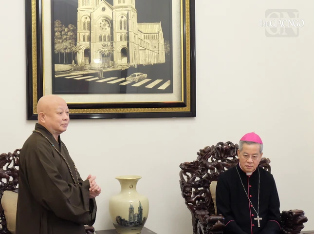 Hòa thượng Thích Lệ Trang có lời chúc mừng Giáng sinh 2024 đến ngài Tổng Giám mục Giuse Nguyễn Năng, quý linh mục, nữ tu cùng toàn thể tín hữu Công giáo tại TP.HCM