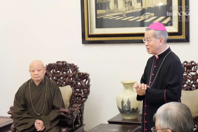 Tổng Giám mục Giuse Nguyễn Năng cảm ơn đến Hòa thượng Thích Lệ Trang cùng phái đoàn Ban Trị sự Phật giáo TP.HCM dành thời gian đến thăm hỏi, chúc mừng nhân dịp Giáng sinh 2024 Tổng Giám mục Giuse Nguyễn Năng cảm ơn đến Hòa thượng Thích Lệ Trang cùng phái đoàn Ban Trị sự Phật giáo TP.HCM dành thời gian đến thăm hỏi, chúc mừng nhân dịp Giáng sinh 2024