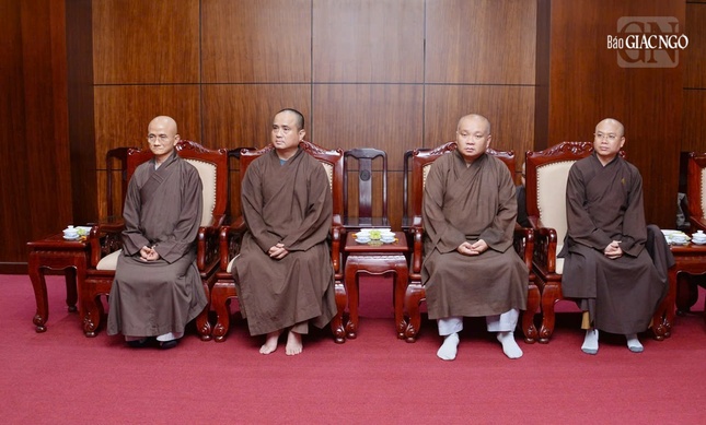 Chư tôn đức Phật giáo TP.HCM cùng hiện diện tại buổi tiếp đón