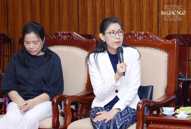 Đại sứ Thái Lan tại Việt Nam Urawadee Sriphiromya và Tổng lãnh sự Thái Lan tại TP.HCM Wiraka Moodhitaporn