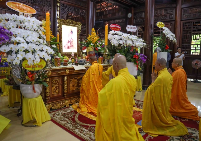 Lễ húy nhật tưởng niệm 41 năm ngày Đại lão Hòa thượng Thích Trí Thủ, Đệ nhất Chủ tịch Hội đồng Trị sự GHPGVN tại Quảng Hương Già Lam