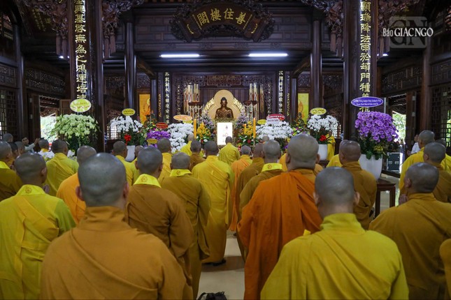 Không khí trang nghiêm, thành kính