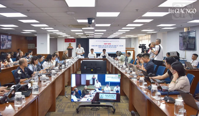 Quang cảnh buổi họp báo Quang cảnh buổi họp báo