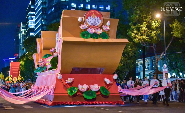 Xe biểu tượng của khối MTTQVN