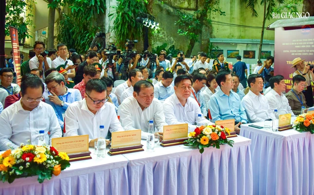 Lãnh đạo Đảng, Nhà nước tham dự lễ khai trương