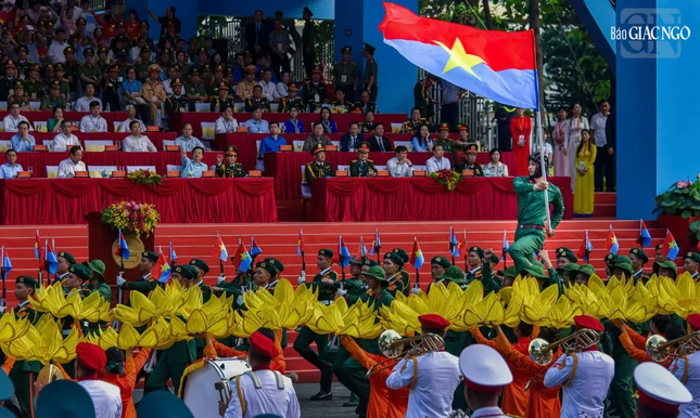 Màn biểu diễu xếp hình nghệ thuật của Đoàn Nghi lễ Quân đội