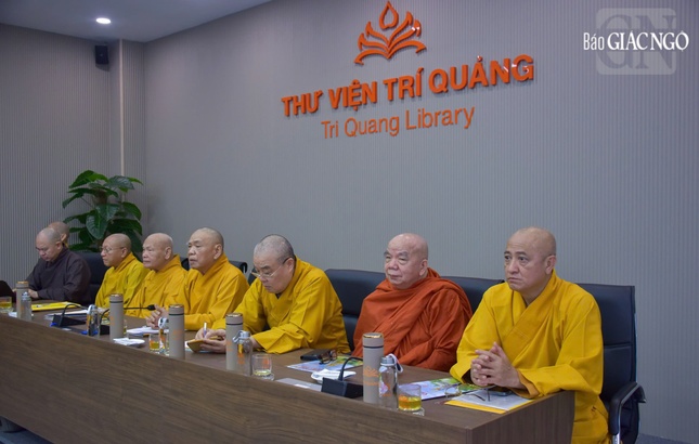 Chư vị giáo phẩm lãnh đạo Giáo hội chủ trì phiên họp