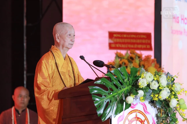 Đức Pháp chủ GHPGVN đọc thông điệp Vesak 2025