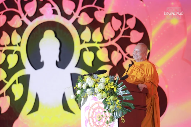 Hòa thượng GS.TS Phra Brahmapundit, Chủ tịch Ủy ban Tổ chức Quốc tế Đại lễ Vesak Liên Hiệp Quốc (ICDV) phát biểu