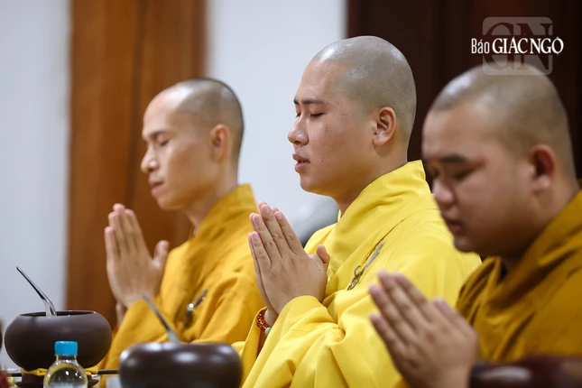 Mùa an cư, ngoài Tăng chúng trụ xứ tại chùa, chư Tăng ở một số nơi cũng quay về để xin nhập chúng, nương tựa tu học trong 3 tháng hạ