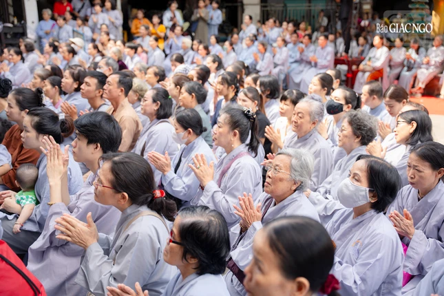 Đông đảo Phật tử hiện diện tham dự buổi lễ