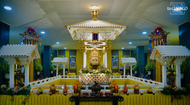 Sau đó, theo lời cầu thỉnh, ngài được Đức Phật chỉ dạy phép bố thí vật thực để độ cho các loài cô hồn và ngạ quỷ thống khổ