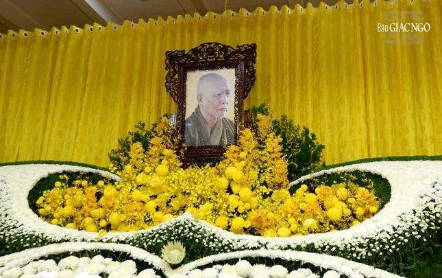 Di ảnh Trưởng lão Hòa thượng Thích Trí Tịnh tại Giác linh đường - chùa Vĩnh Nghiêm