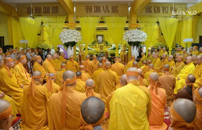 Quang cảnh lễ truy niệm trước lúc di quan