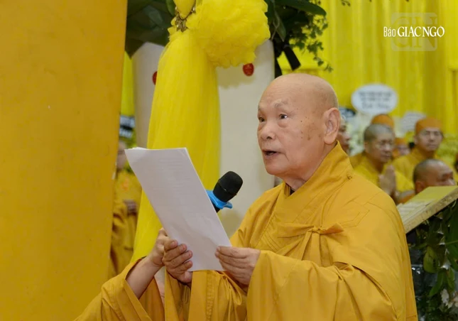 Trưởng lão Hòa thượng Thích Thiện Nhơn dâng lời tưởng niệm của Trung ương GHPGVN