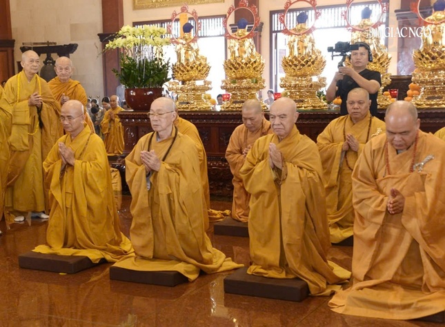 Chư vị giáo phẩm lãnh đạo Giáo hội, Phật giáo TP.HCM đảnh lễ tưởng niệm