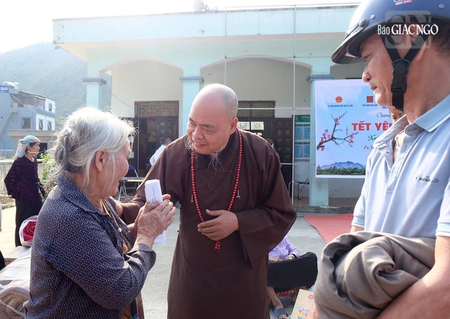 Những lời động viên, thăm hỏi ân cần đến đồng bào