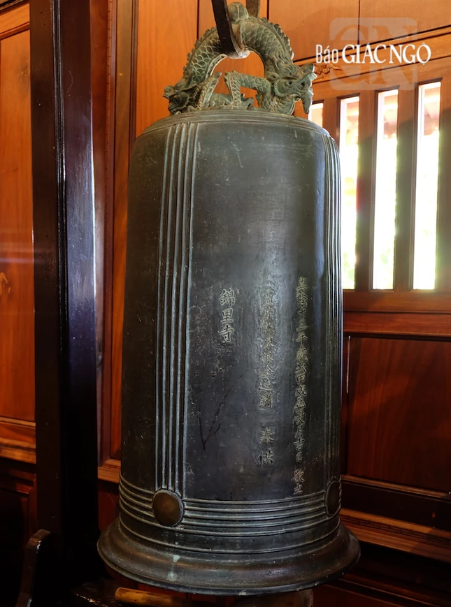Quả chuông đúc vào năm Gia Long thứ 13 là di vật của ngôi chùa Cẩm Lý xứ Xuyên Trung xưa - "tiền thân" của ngôi chùa Viên Giác