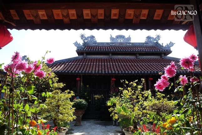 Tháng 5, năm Thiệu Trị thứ nhất (1841), ngôi chùa Cẩm Lý từ xứ Xuyên Trung được mang về dựng trên nền móng của ngôi chùa xưa và đặt tên Viên Giác