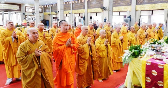 Chư Tăng tham dự Chư Tăng tham dự