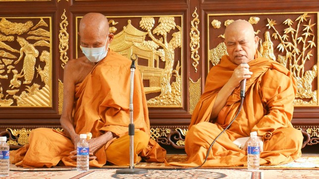 Hòa thượng Giác Toàn ban lời sách tấn