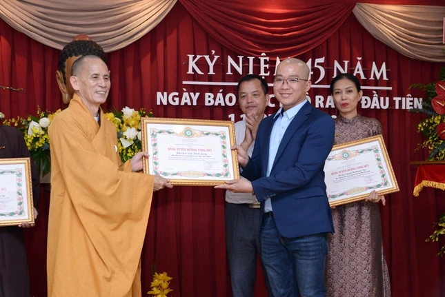 Nhà báo Lưu Đình Long, Phó Thư ký tòa soạn phụ trách Giác Ngộ online Nhà báo Lưu Đình Long, Phó Thư ký tòa soạn phụ trách Giác Ngộ online