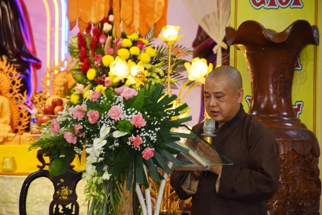 Thượng tọa Thích Từ Trí báo cáo tổng kết năm 2020 và phương hướng hoạt động Phật sự năm 2021 Thượng tọa Thích Từ Trí báo cáo tổng kết năm 2020 và phương hướng hoạt động Phật sự năm 2021