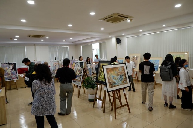 Không gian triển lãm tại tòa soạn báo Giác Ngộ