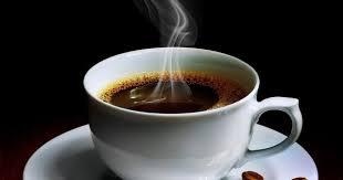 Nhiều người thường tìm đến cà phê ngay sau một đêm mất ngủ để giải quyết tình trạng uể oải, mệt mỏi Nhiều người thường tìm đến cà phê ngay sau một đêm mất ngủ để giải quyết tình trạng uể oải, mệt mỏi