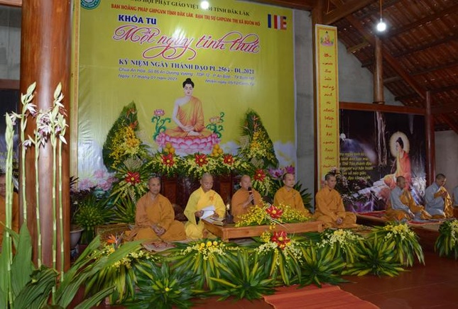 Chư tôn đức chứng minh