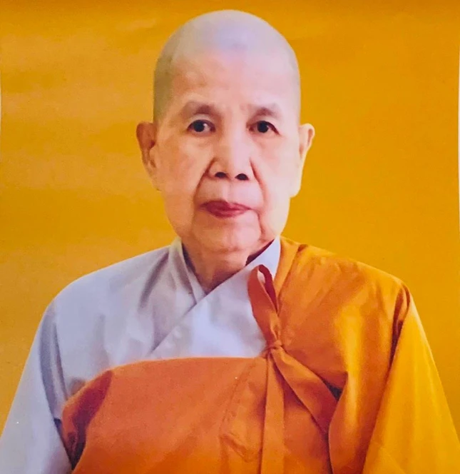 Chân dung Ni trưởng Thích nữ Hạnh Tịnh