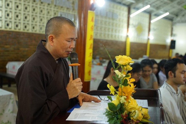 Đại đức Thích Trung Định báo cáo hoạt động của Phân ban Hoằng pháp Hải ngoại Trung ương Đại đức Thích Trung Định báo cáo hoạt động của Phân ban Hoằng pháp Hải ngoại Trung ương