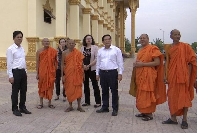 Đoàn công tác của Hội đồng Dân tộc thăm, chúc tết Học viện Phật giáo Nam tông Khmer