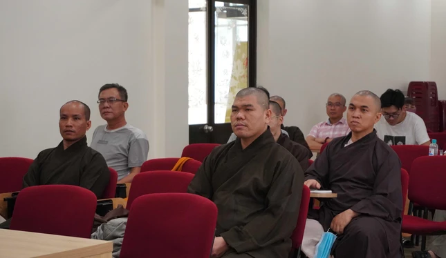 Chư tôn đức cộng tác viên tại các quận huyện tham dự