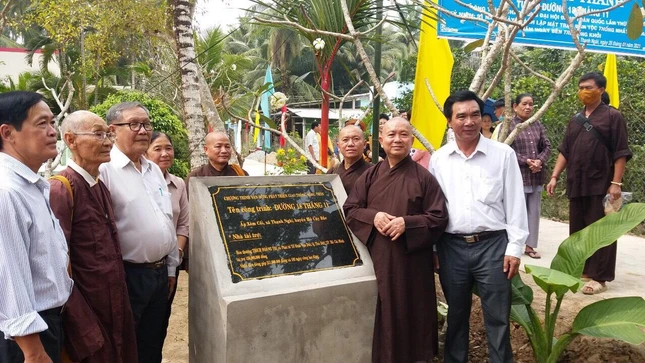 Đường dân sinh đưa vào sử dụng trước tết, mang lại mùa xuân cho bà con địa phương