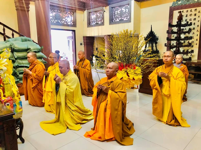 Lễ tổ tại chùa Huê Nghiêm Lễ tổ tại chùa Huê Nghiêm