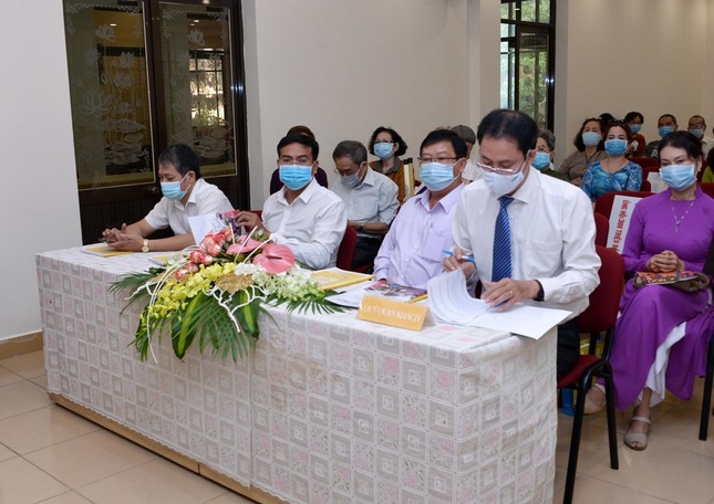 Đại diện lãnh đạo TP.HCM tham dự