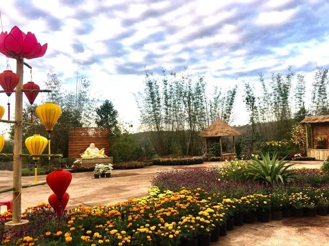 Góc tết ở chùa - Ảnh: Thành Toàn