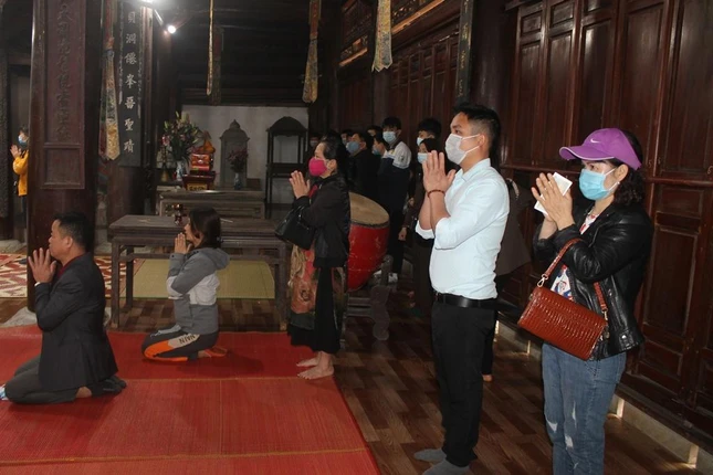 Lễ Phật tại chùa Lễ Phật tại chùa