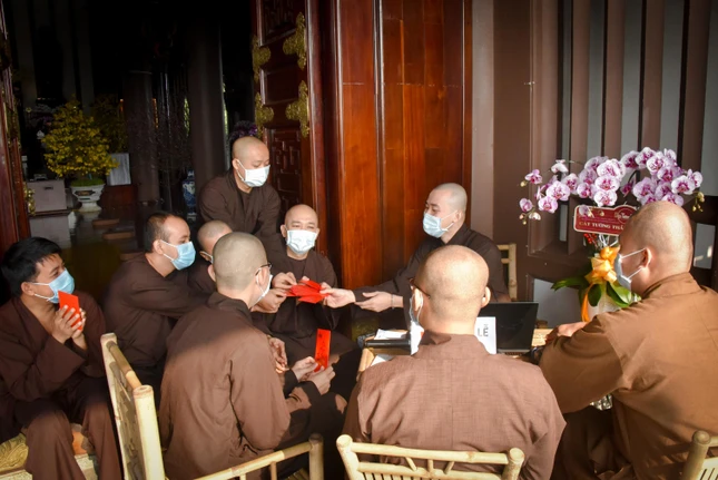 Huynh đệ và niềm vui ngày Tết