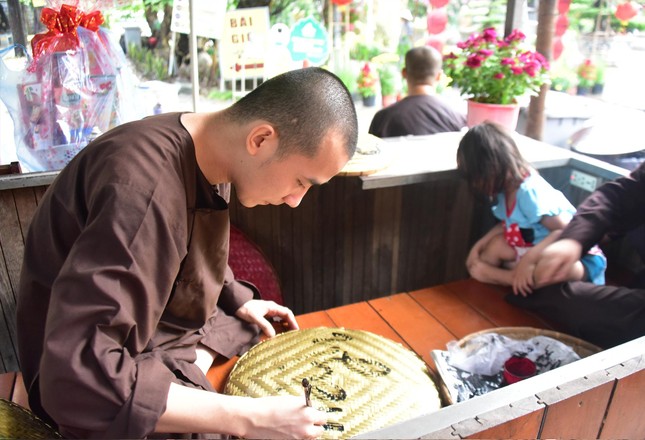 Những khoảnh khắc huynh đệ cùng làm nên mùa xuân