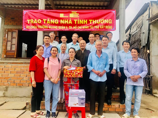 TT.Thích Chơn Tịnh, chùa Thường Quang bàn giao nhà tình thương