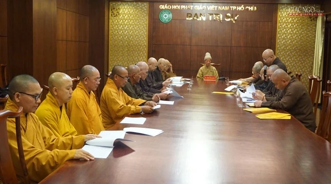 Trưởng lão Hòa thượng Thích Trí Quảng chủ trì phiên họp về nhân sự với Ban Trị sự Phật giáo huyện Củ Chi và quận 10