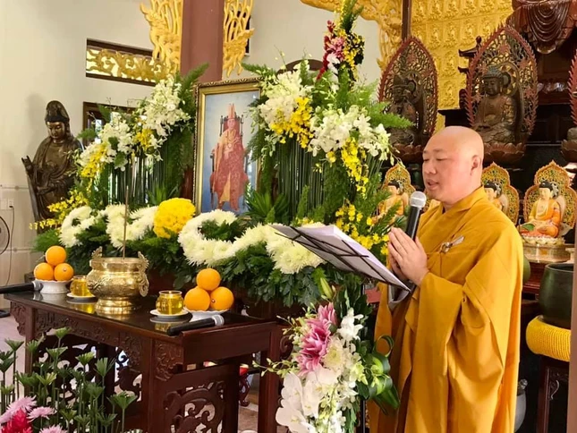 Thượng tọa Thích Thiện Thuận dâng lời tưởng niệm