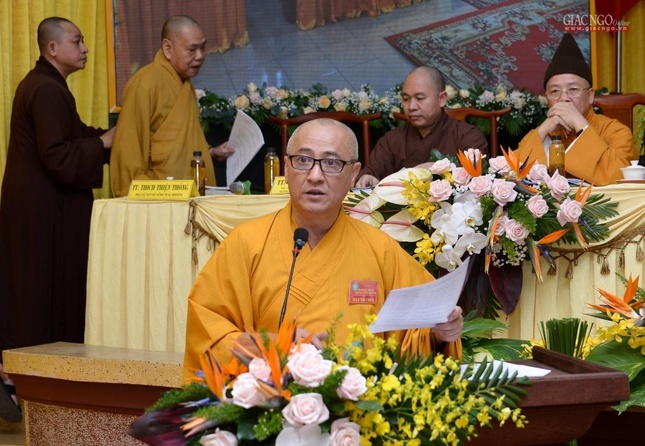 Hòa thượng Thích Huệ Thông đọc phương danh các vị được tấn phong